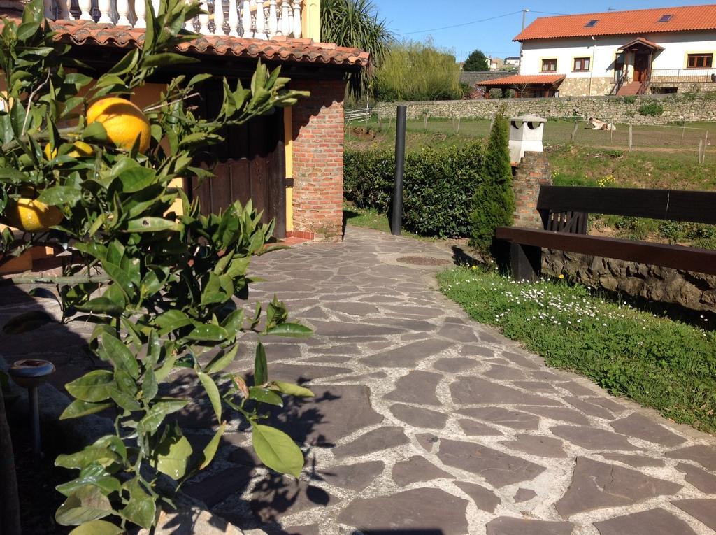 Hotel Trisileja en Puente Romano Toñanes Exterior foto